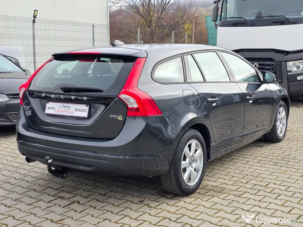 Volvo V60 Diesel, incalzire scaune, Navi, Carlig 