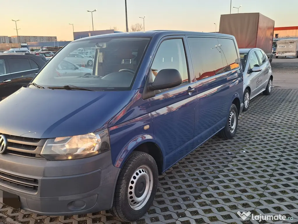 Vand vw T5 7+1 locuri scurt 10500 euro 
