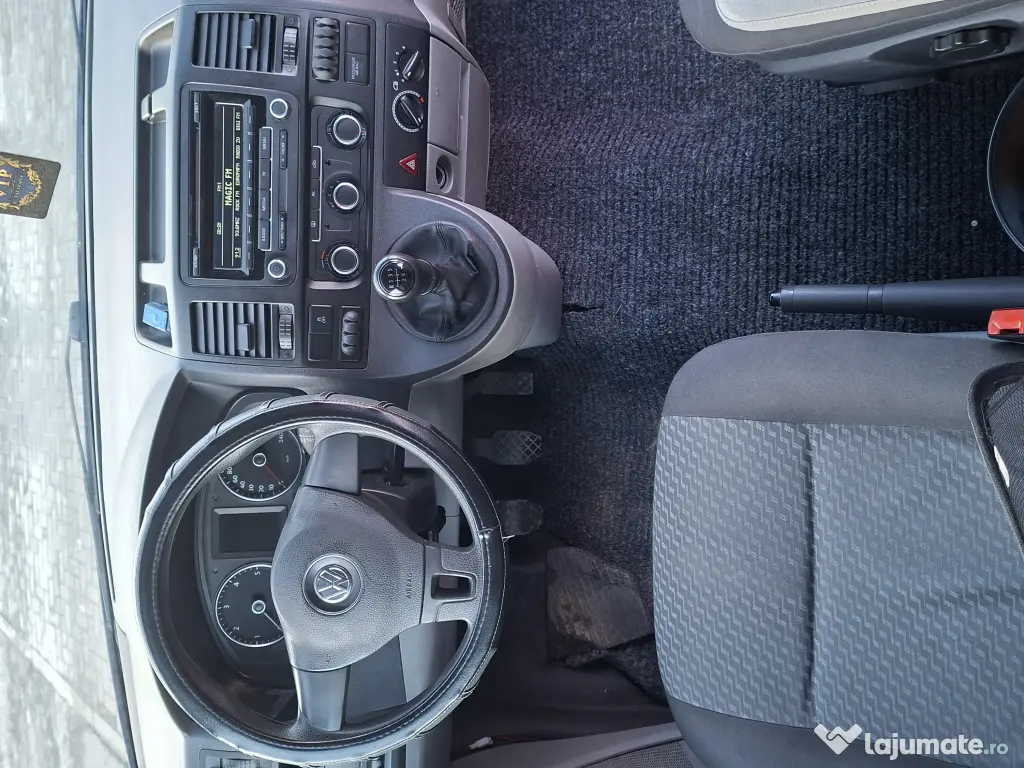 Vand vw T5 7+1 locuri scurt 10500 euro 