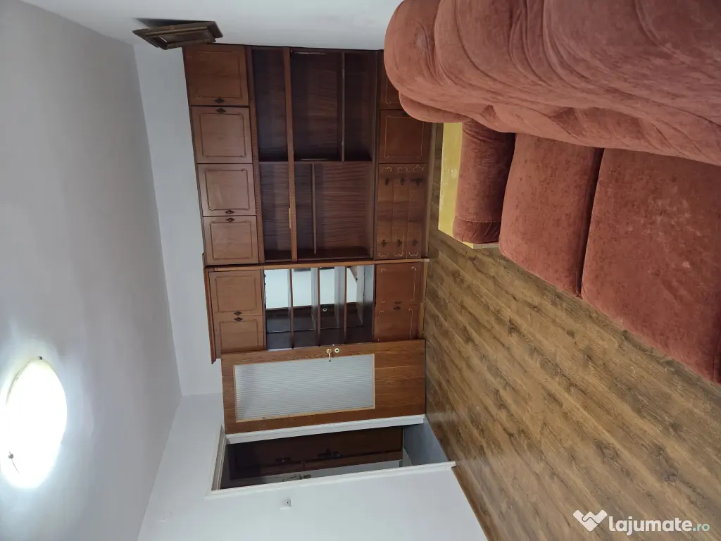 Vand apartament 3 camere decomandat Militari 