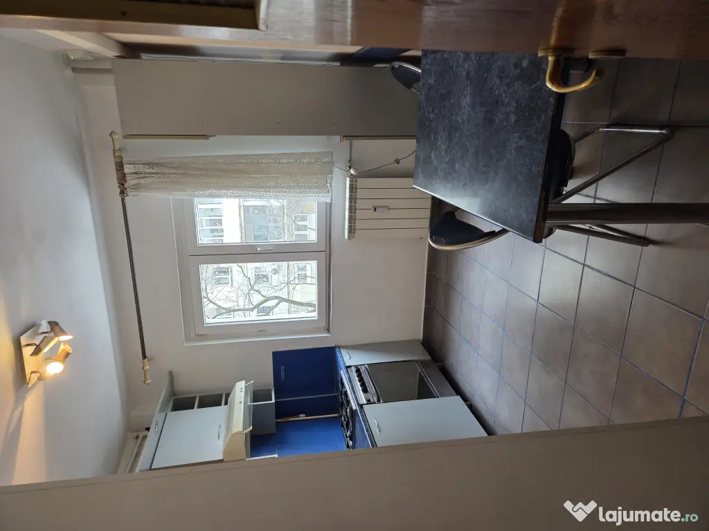 Vand apartament 3 camere decomandat Militari 