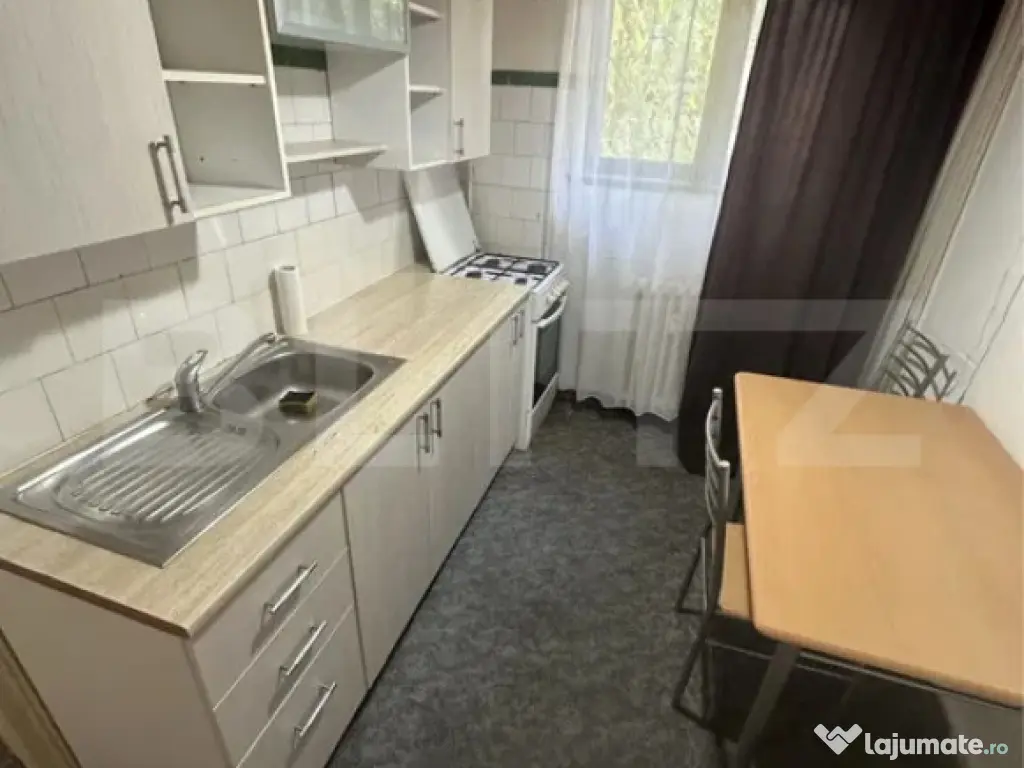 Apartament 2 camere, etaj 3, Centru, zona Piata Mare 