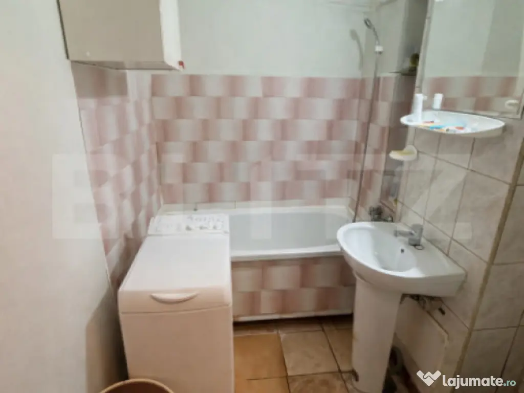 Garsoniera de inchiriat, 32 mp, parcare, zona McDonald's