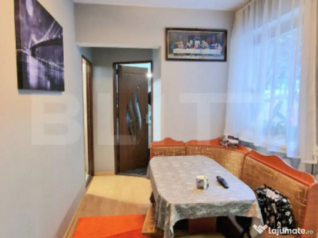 Apartament cu 3 camere, 69 mp, renovat, parcare, parter inal 