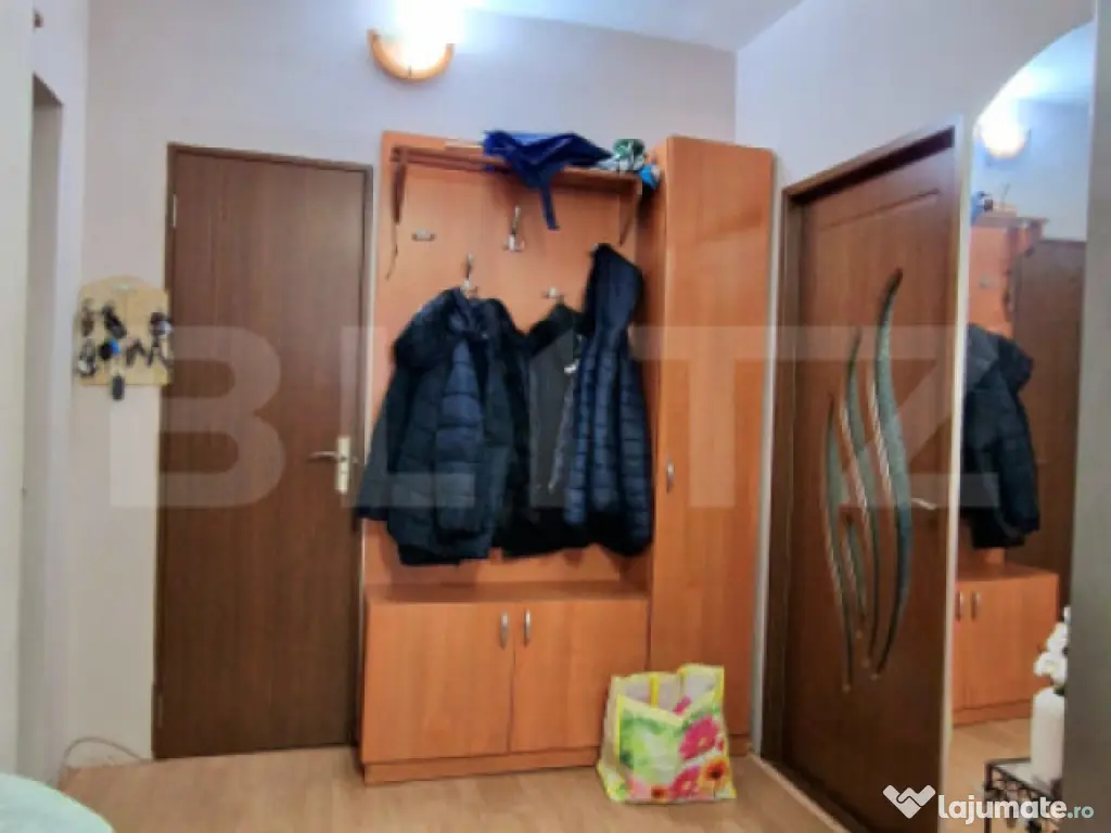 Apartament cu 3 camere, 69 mp, renovat, parcare, parter inal 