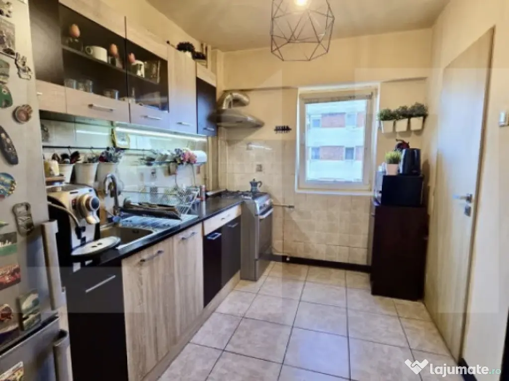 Apartament spațios 3 camere, 110 mp, pe malul Mureșului, v 