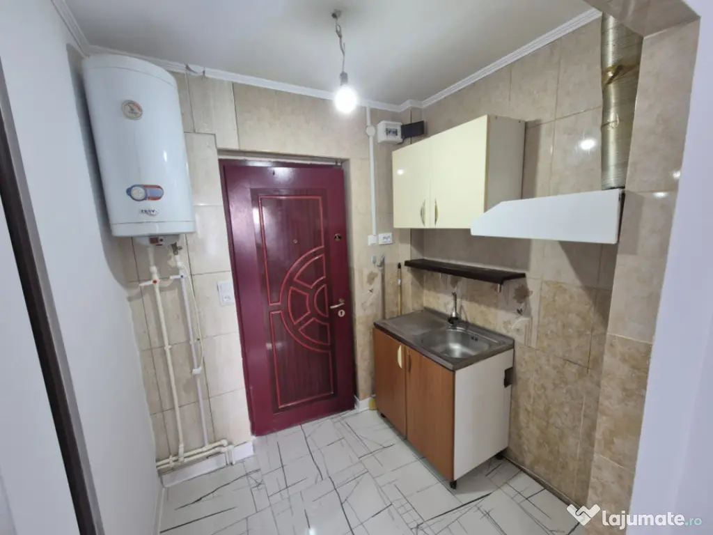 Camera de camin, zona Viziru 2, etaj 3. 