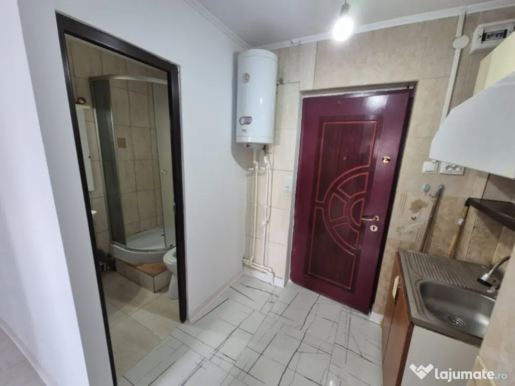 Camera de camin, zona Viziru 2, etaj 3. 