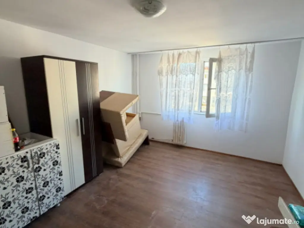 Garsoniera in zona Far 