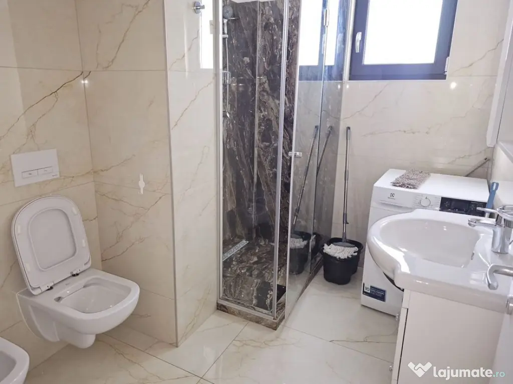 Inchiriere 2 camere Complex Roka, Micro 17 – parcare ??... 