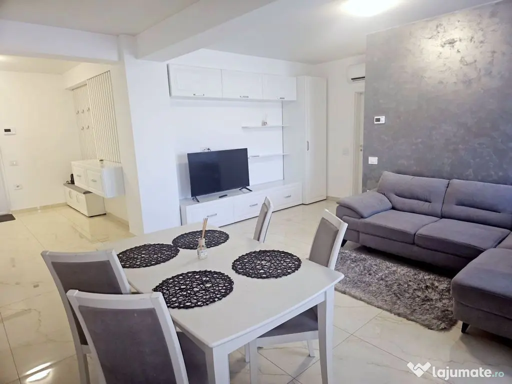 Inchiriere 2 camere Complex Roka, Micro 17 – parcare ??... 