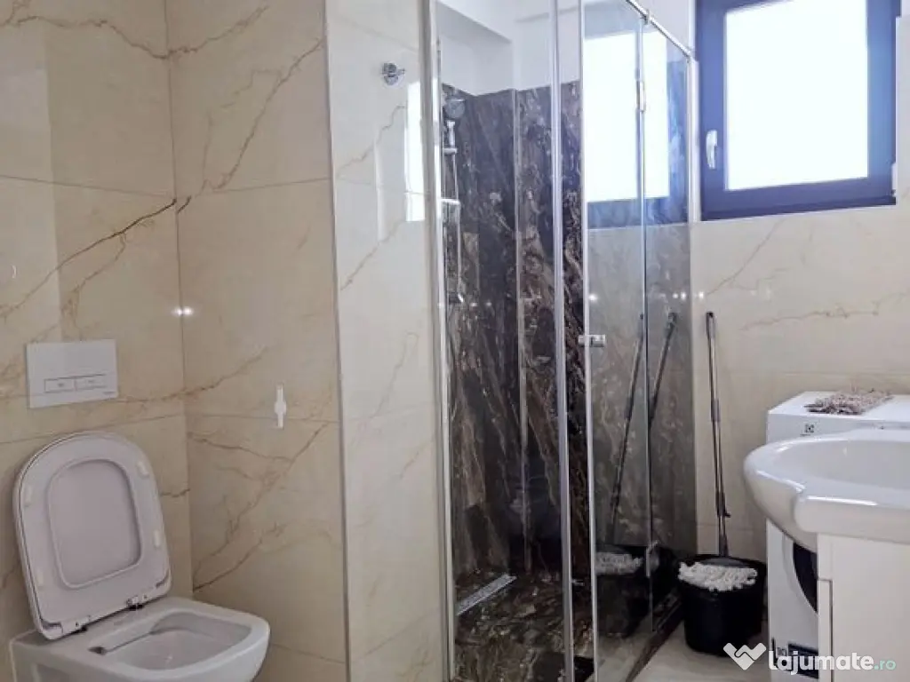 Inchiriere 2 camere Complex Roka, Micro 17 – parcare ??... 