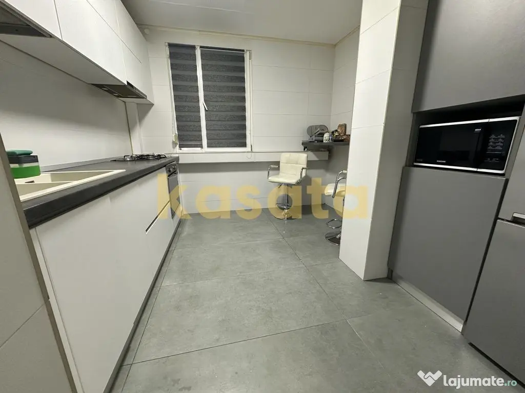 Apartament 3 Camere | Decomandat | Bloc Reabilitat | Gara... 