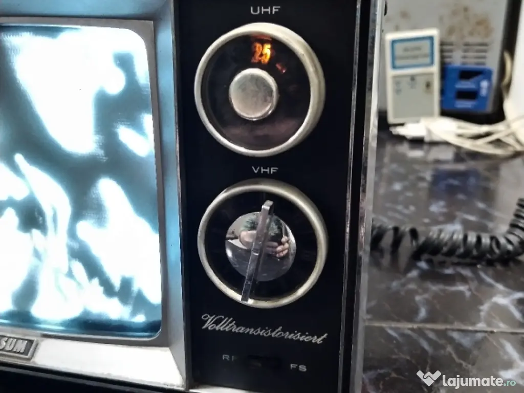 TV alb negru japonez Universum 