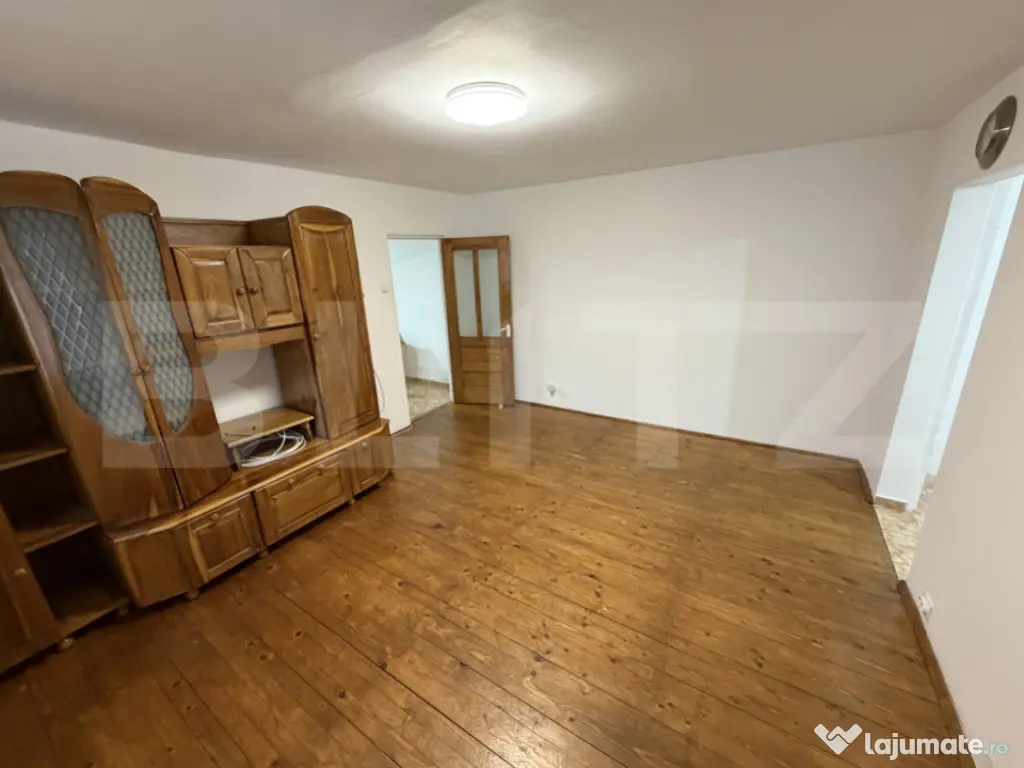 Apartament 2 camere decomandat, Cetate 