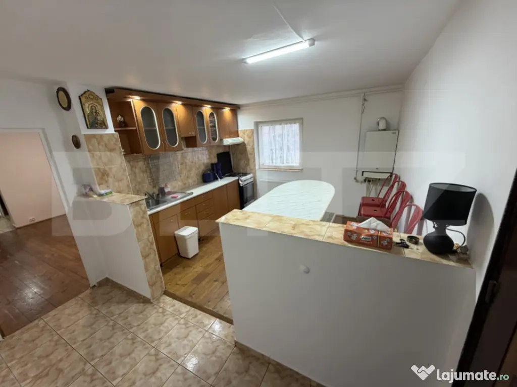 Apartament 2 camere decomandat, Cetate 