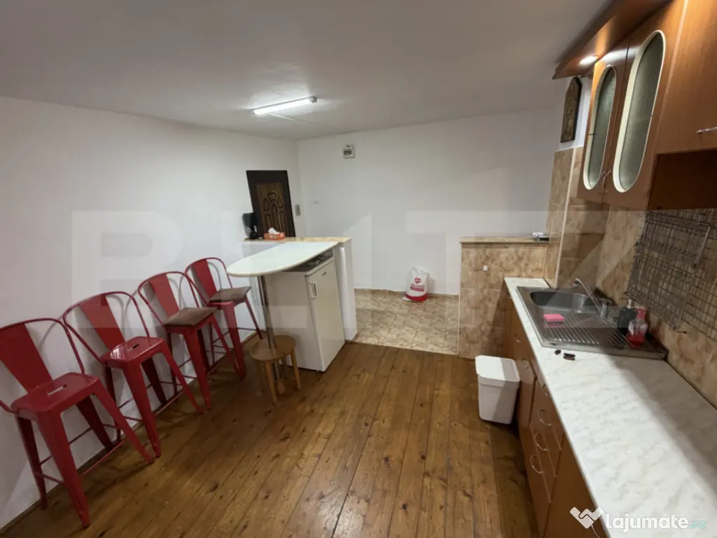 Apartament 2 camere decomandat, Cetate 