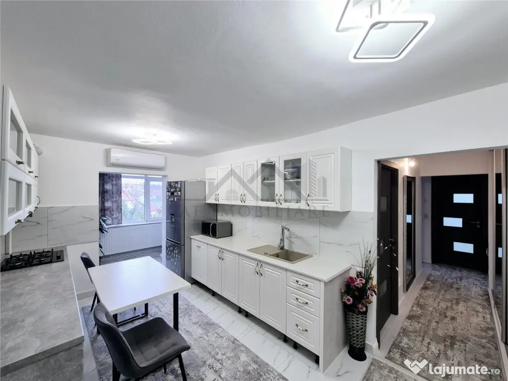 Apartament cu 3 camere de