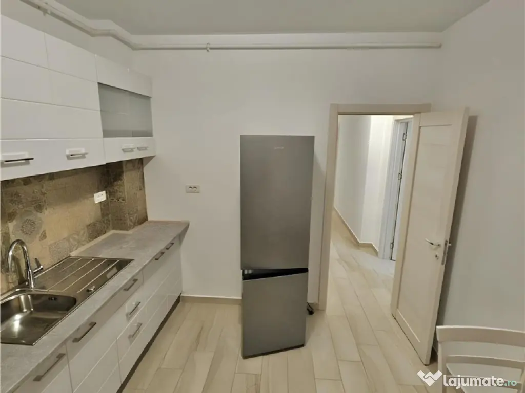 Apartament 2 Camere Decomandat cu Parcare - Coresi Tractorul 