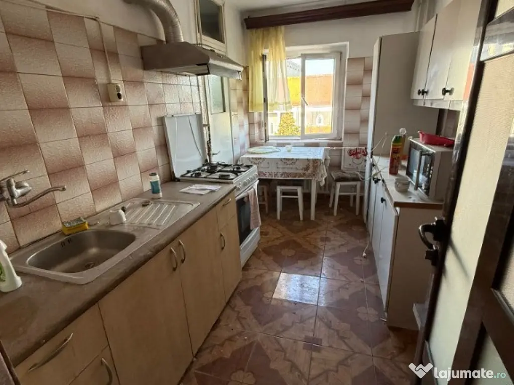 Ap 2 camere de vânzare – Ploiești zona centrală Str. Ștefan Greceanu 