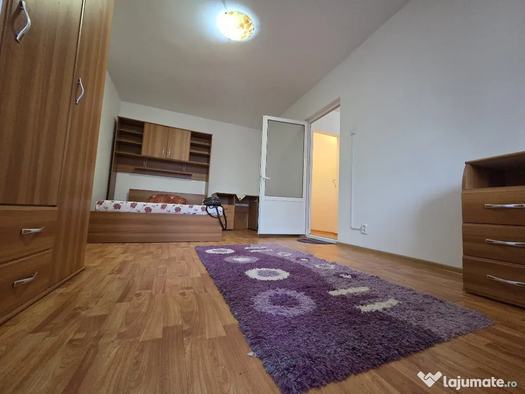 DE VANZARE - GARSONIERA- MARE- 36mp 