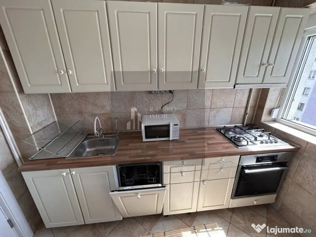 2 camere Decomandat - Metrou Titan la 3 Minute 