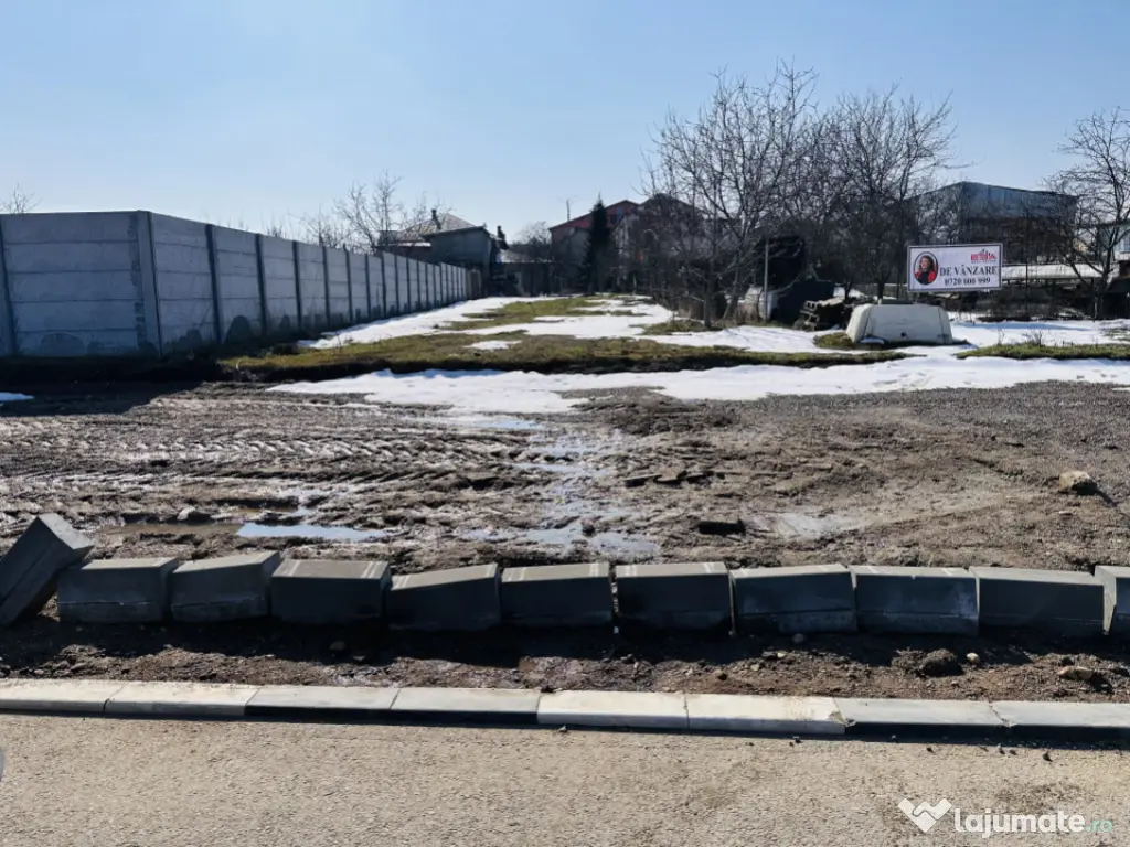 Teren superb 600 mp deschidere la asfalt , 11 m cu adâncime