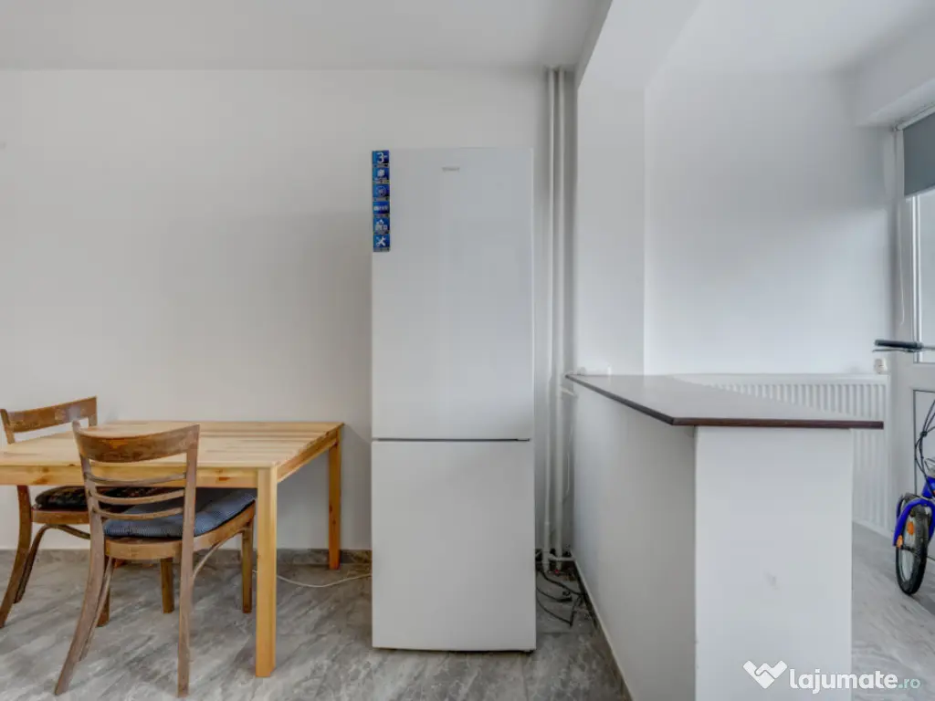 Garsoniera dintre parcuri, gata de mutat