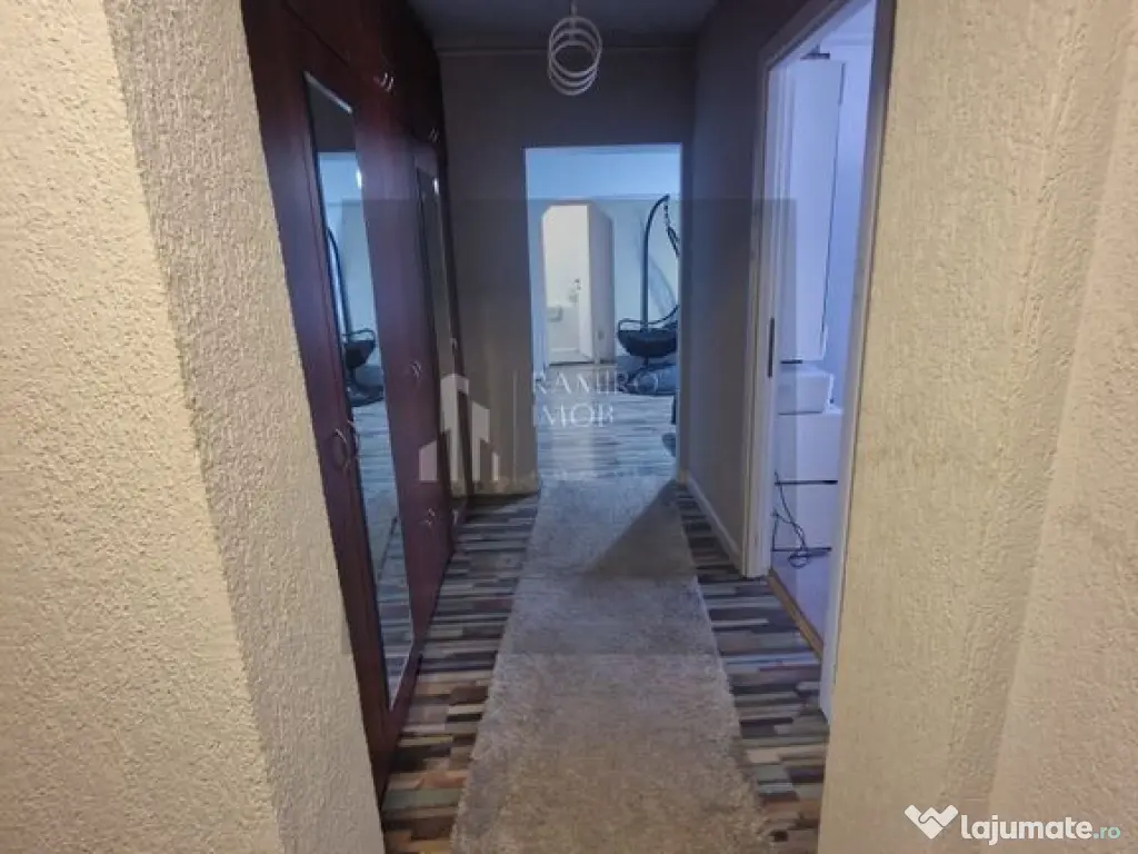 Apartament 3 camere – zonă excelentă 1 Decembrie 1918... 