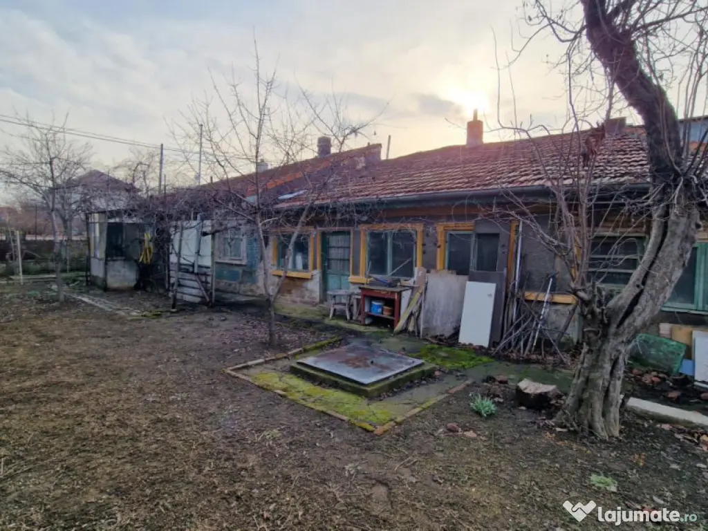 Casă cu teren generos de vânzare Zona Colentina – Carre 