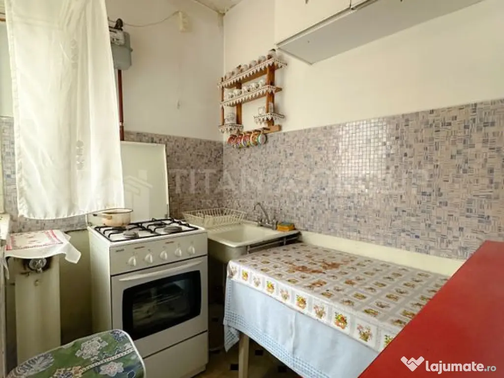 Garsonieră de vânzare în Bd. Victoriei cu vedere spre ... 