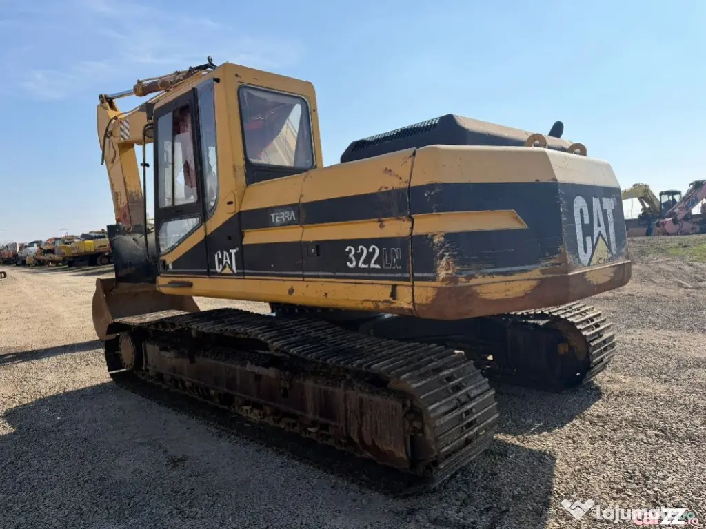 Dezmembrez excavator Caterpillar 322 LN 