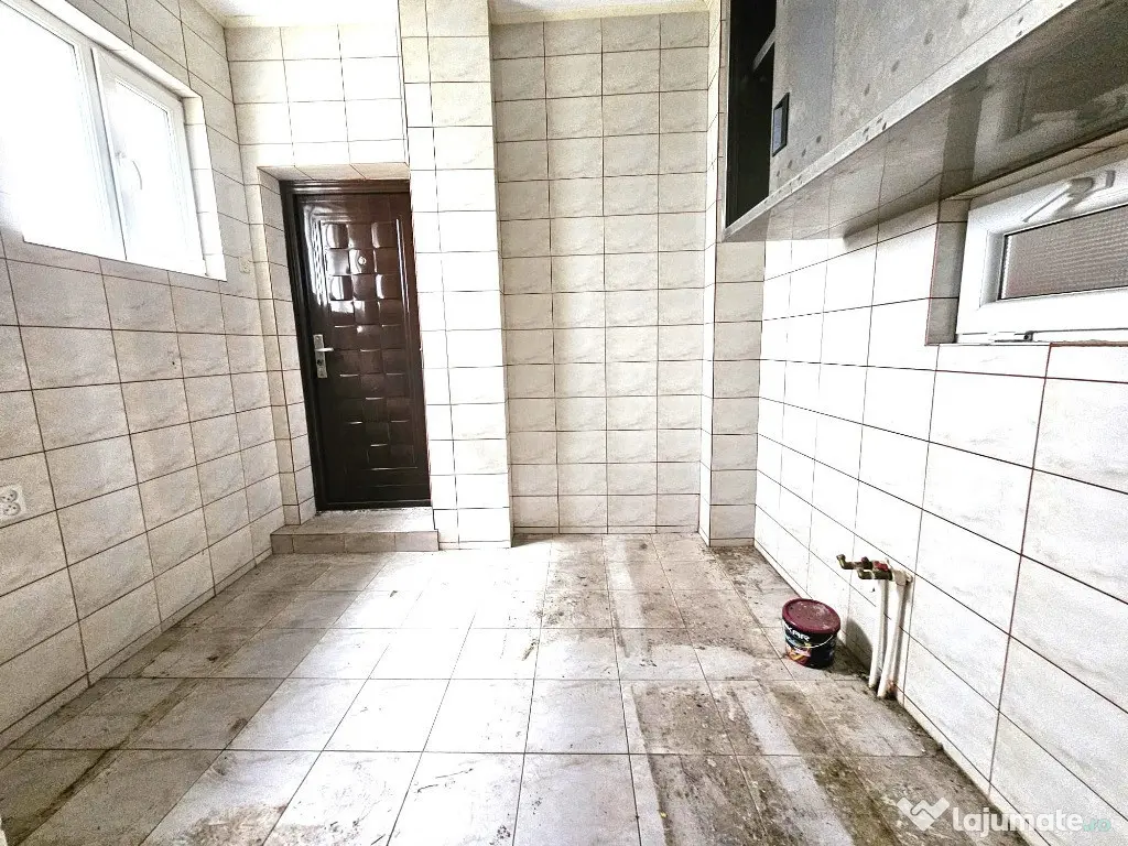 Inchiriem- SPATIU str CONSTRUCTORILOR 