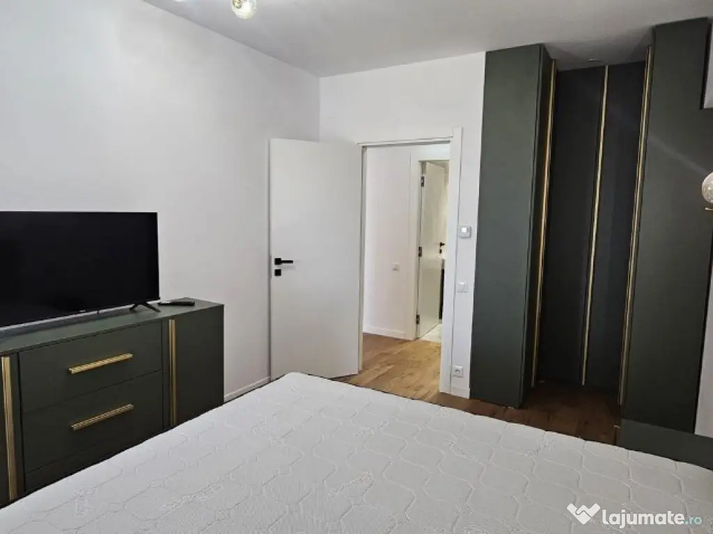 2 camere complet mobilat/utilat, prima chirie Loc parcare inclus 