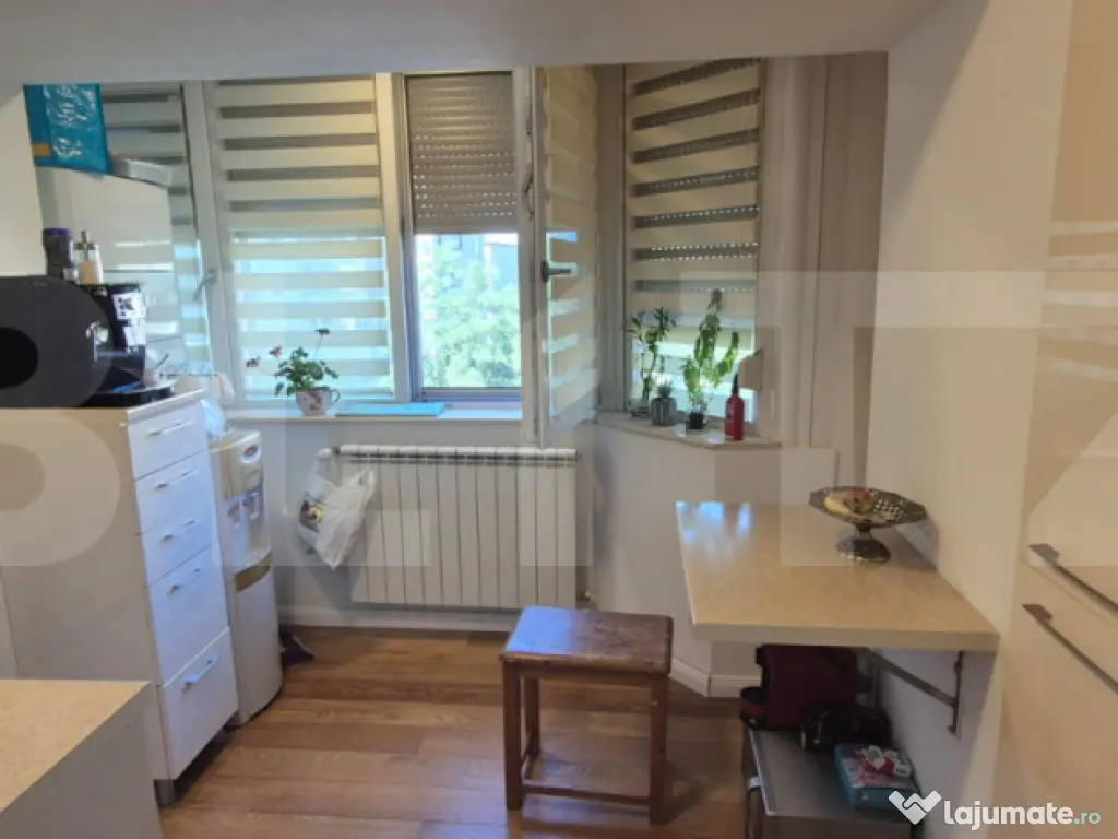 Apartament 3 camere, decomandat, 98 mp, Calea Bucuresti, zon 