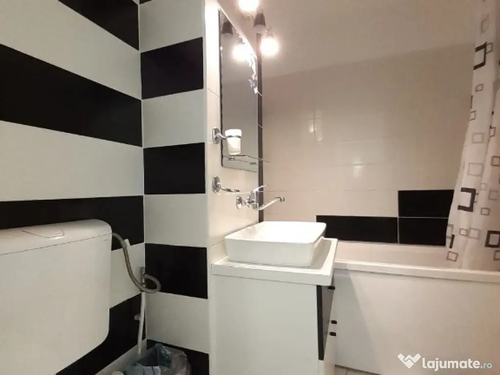 Ap 2 cam decomandat et.5 din 9,lift str.1 Decembrie 1918 Grigorescu 