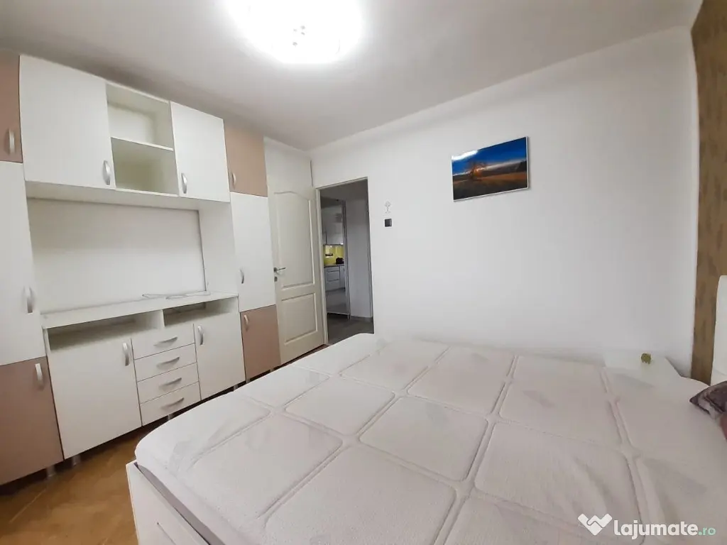 Ap 2 cam decomandat et.5 din 9,lift str.1 Decembrie 1918 Grigorescu 