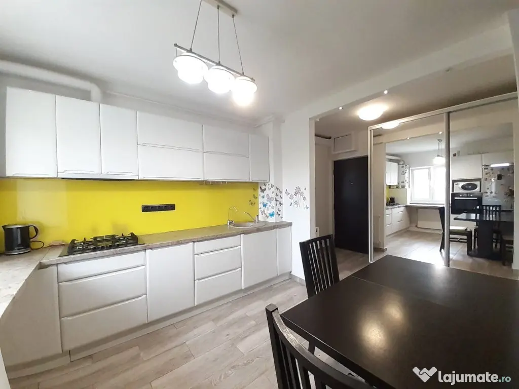 Ap 2 cam decomandat et.5 din 9,lift str.1 Decembrie 1918 Grigorescu 