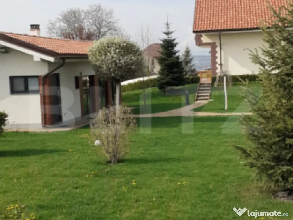 Casa/Vila 236 mp utili, 2743 mp teren, zona Mereni - Salcea 