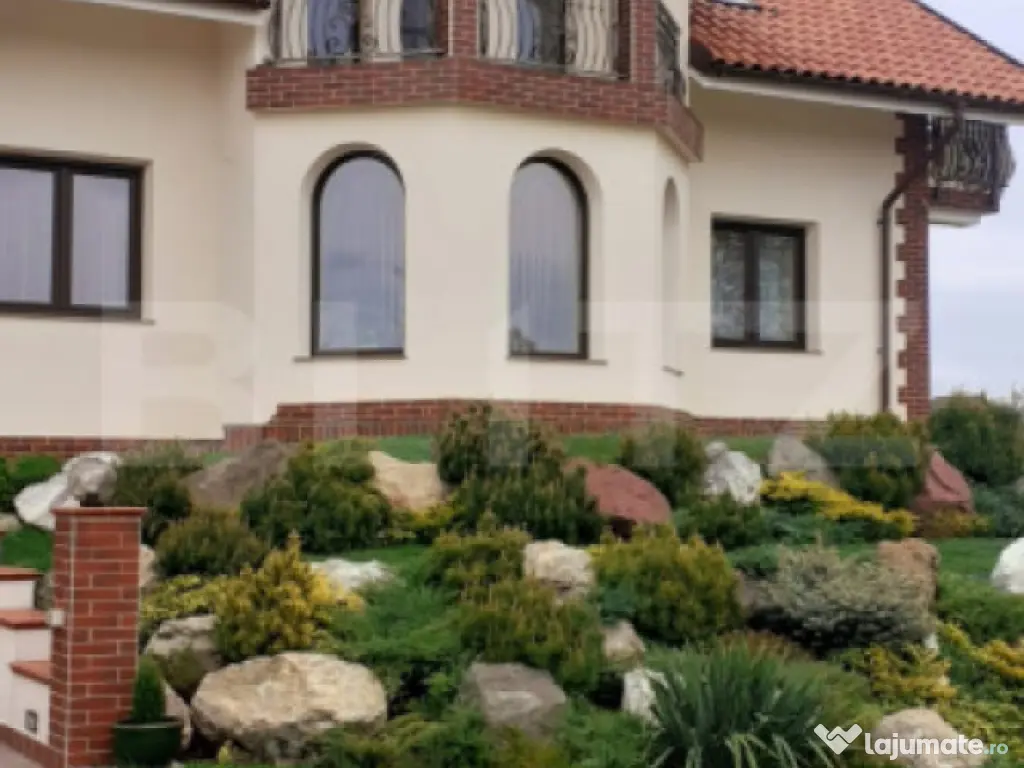 Casa/Vila 236 mp utili, 2743 mp teren, zona Mereni - Salcea 