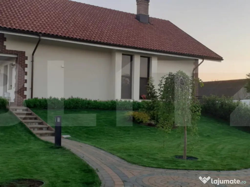 Casa/Vila 236 mp utili, 2743 mp teren, zona Mereni - Salcea 