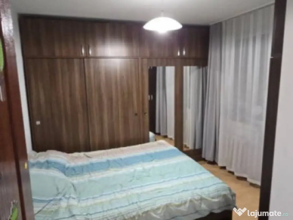 Apartament 3 camere, decomandat, 70 mp + 2 balcoane – zona 