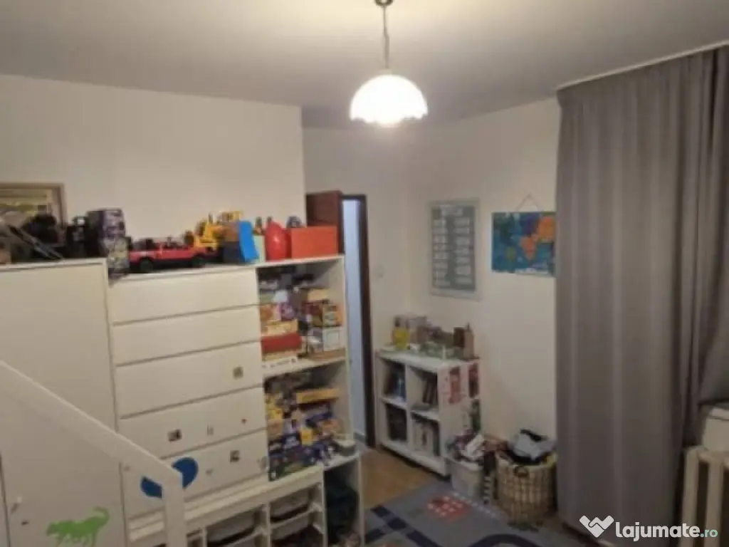 Apartament 3 camere, decomandat, 70 mp + 2 balcoane – zona 