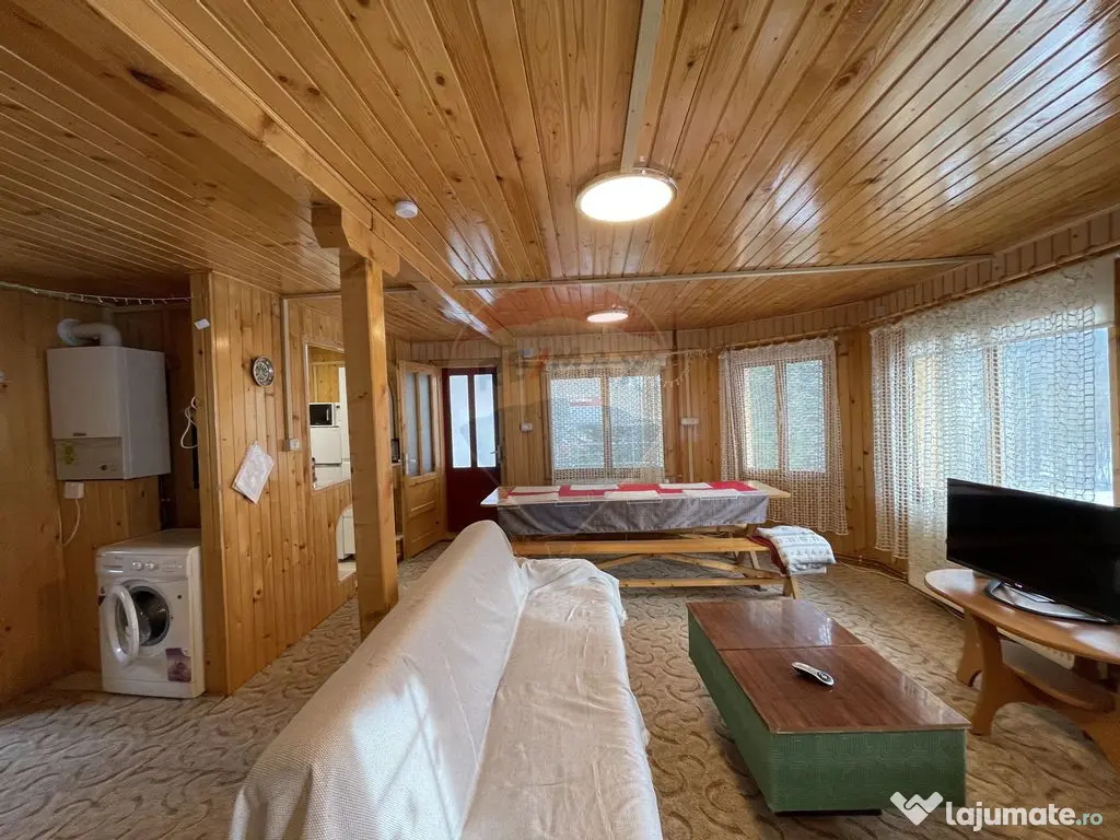 Casă de vacanta in Predeal, langa padure, teren 360 mp 
