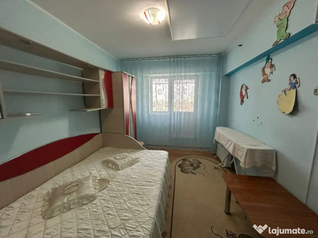 - Apartament 3 camere, suprafata 75mp, Calarasilor Viziru 3 