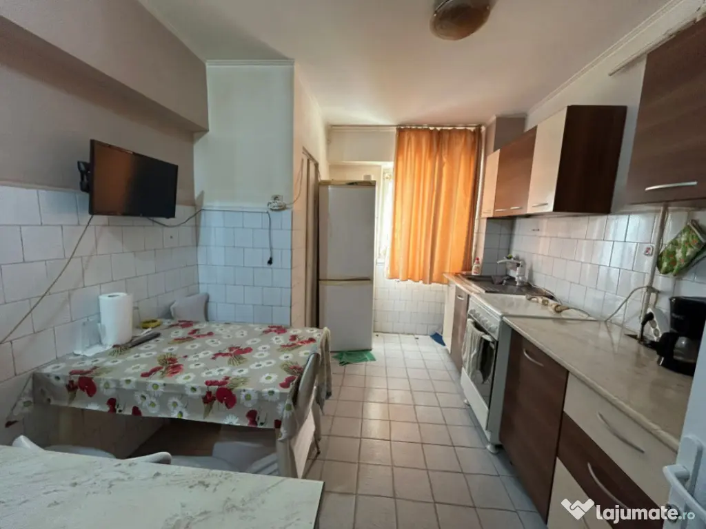 - Apartament 3 camere, suprafata 75mp, Calarasilor Viziru 3 