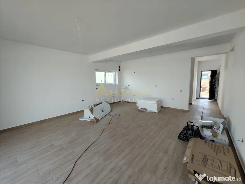 Casa - 4 camere - 10 min de metrou 