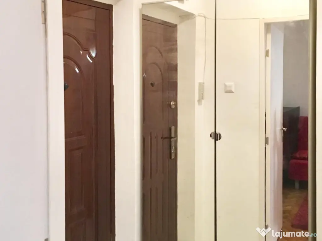 Tineretului etaj 1 decomandat 