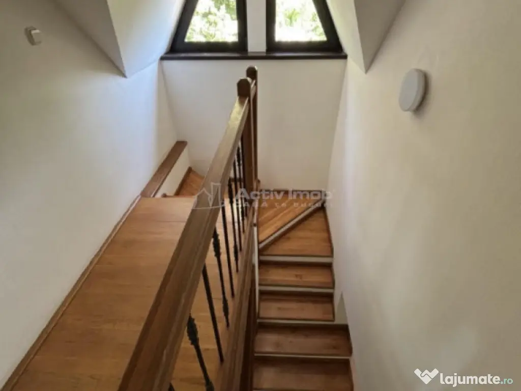 Proprietate de patrimoniu pe malul lacului Paleu - Teren... 