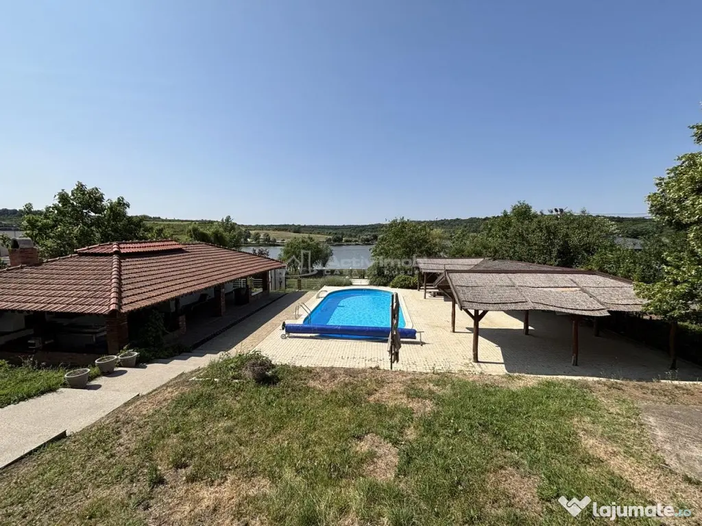 Proprietate de patrimoniu pe malul lacului Paleu - Teren... 